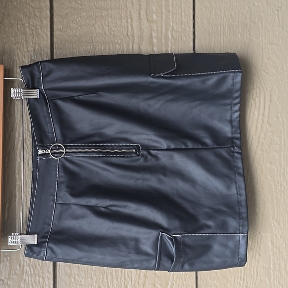 Nasty Gal Give Me a Mini Faux Leather Skirt Black NEW NWT US 4 - Picture 6 of 12